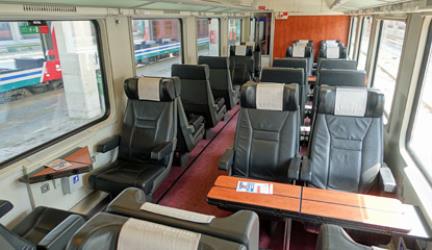 1st class open-plan saloon.