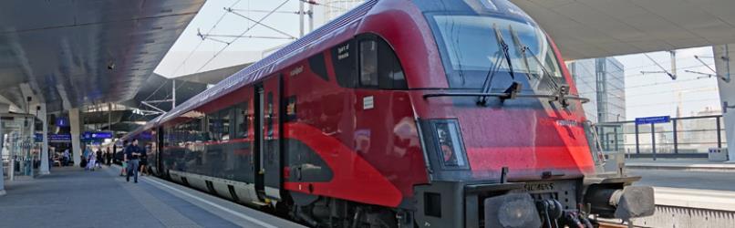 A railjet at Vienna Hbf
